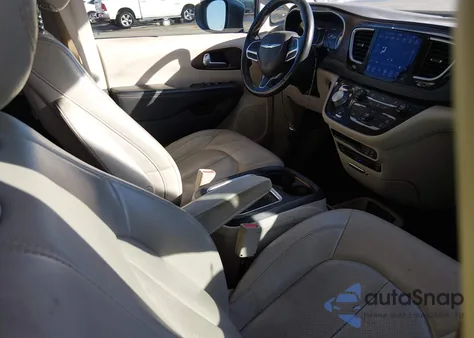 2018 Chrysler Pacifica Touring L Plus z USA, uszkodzony, nr VIN 2C4RC1EG2JR116785